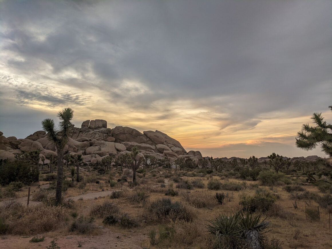 sunset a Hall of Horror one of the best hikes in Joshua Tree National Park 