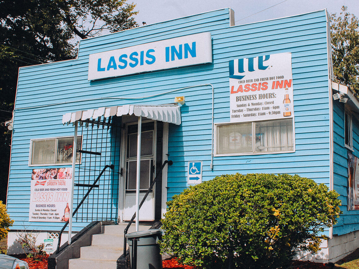 The outside of the Lassis Inn Little Rock