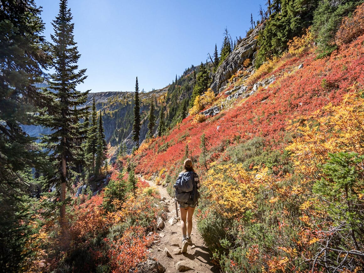 Best Hiking Spots to Visit in the US in the Fall + Photos