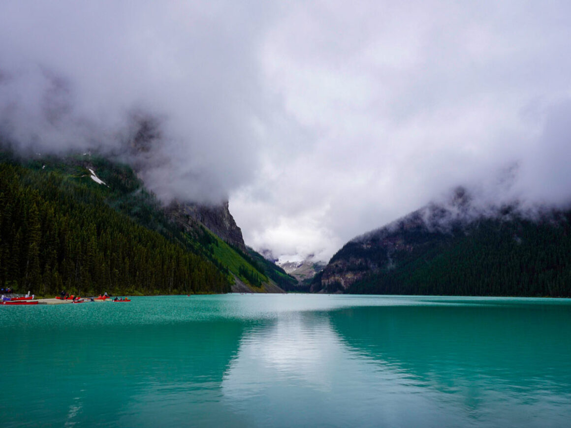 the gorgeous blue green water of Lake Louise