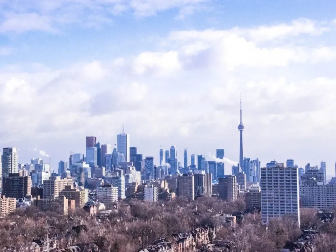 a view of the Toronto skyline