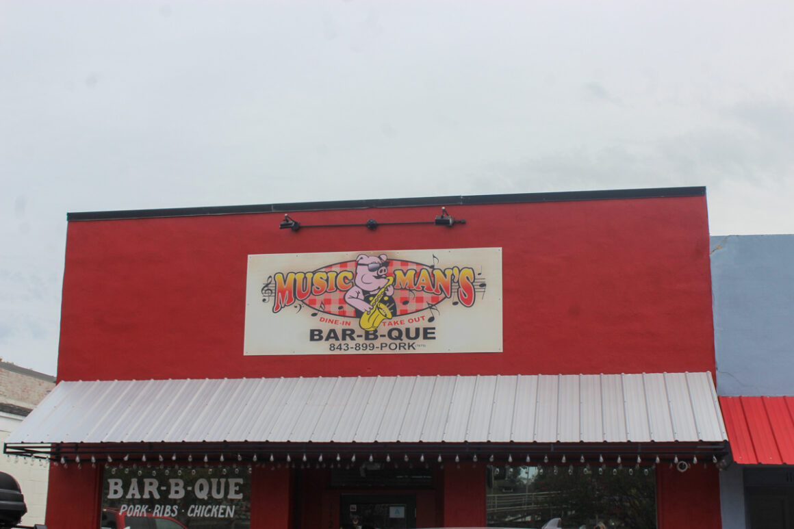 the outside of Music Man BBQ Berkeley County, SC