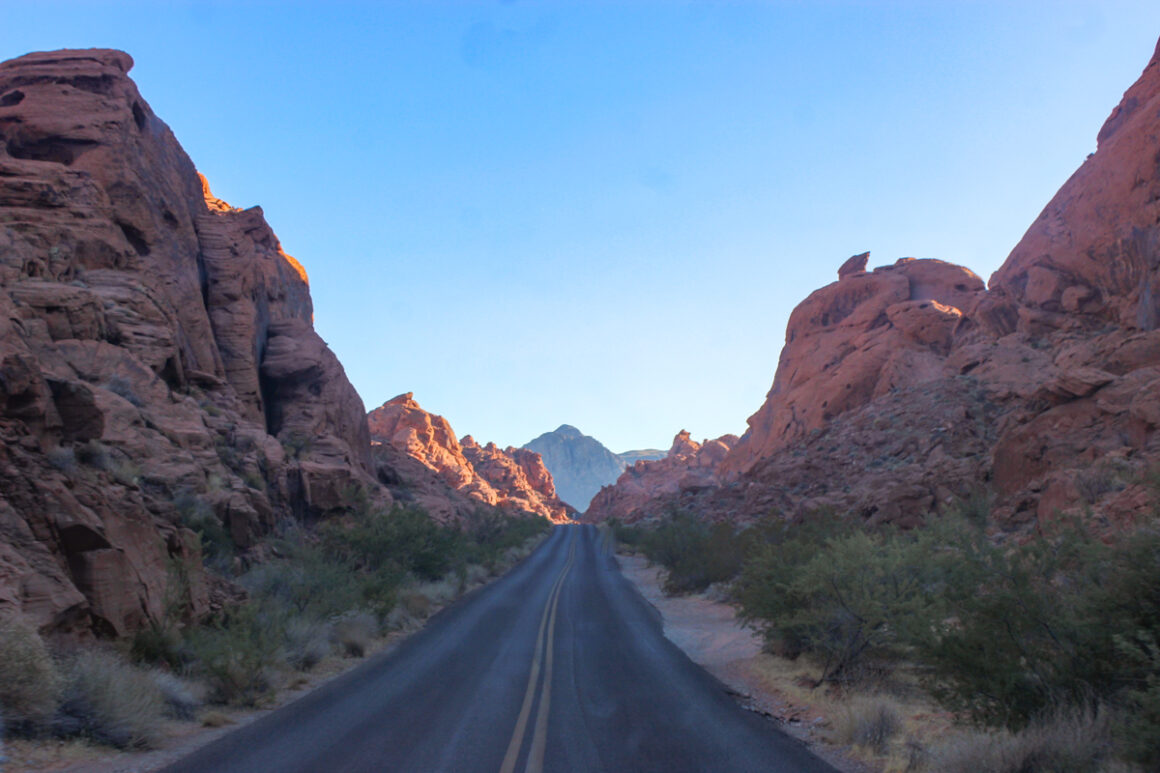 Mouse Tank Road in Valley of Fire State Park